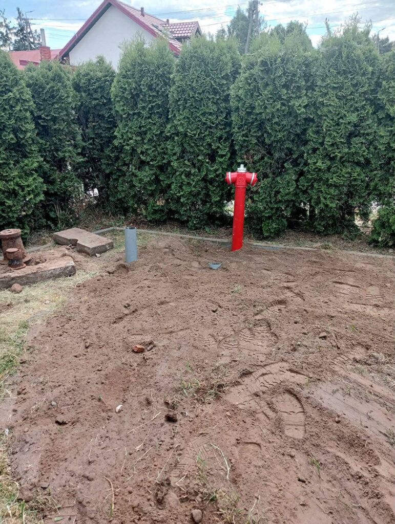 722935252_1435977298555600_3457426722990151101_n-771x1024 Rozpoczęliśmy wymianę hydrantów na terenie naszej gminy